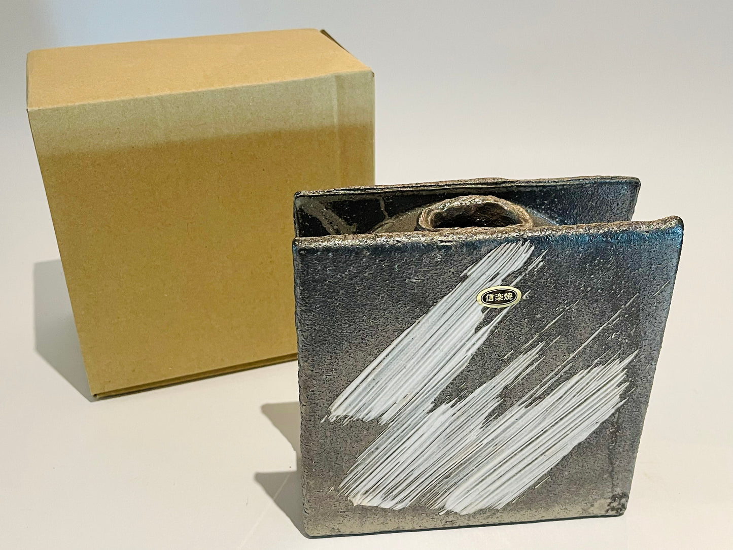 SP3023141 Shigaraki Yaki White Brushed Handmade Square Vase 15*15*6cm Gift Box